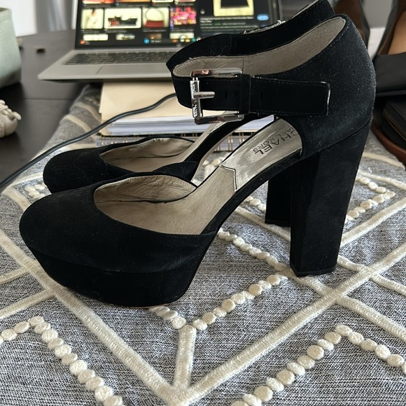 Michael Kora Sierra Suede platform heel - Picture 2 of 6